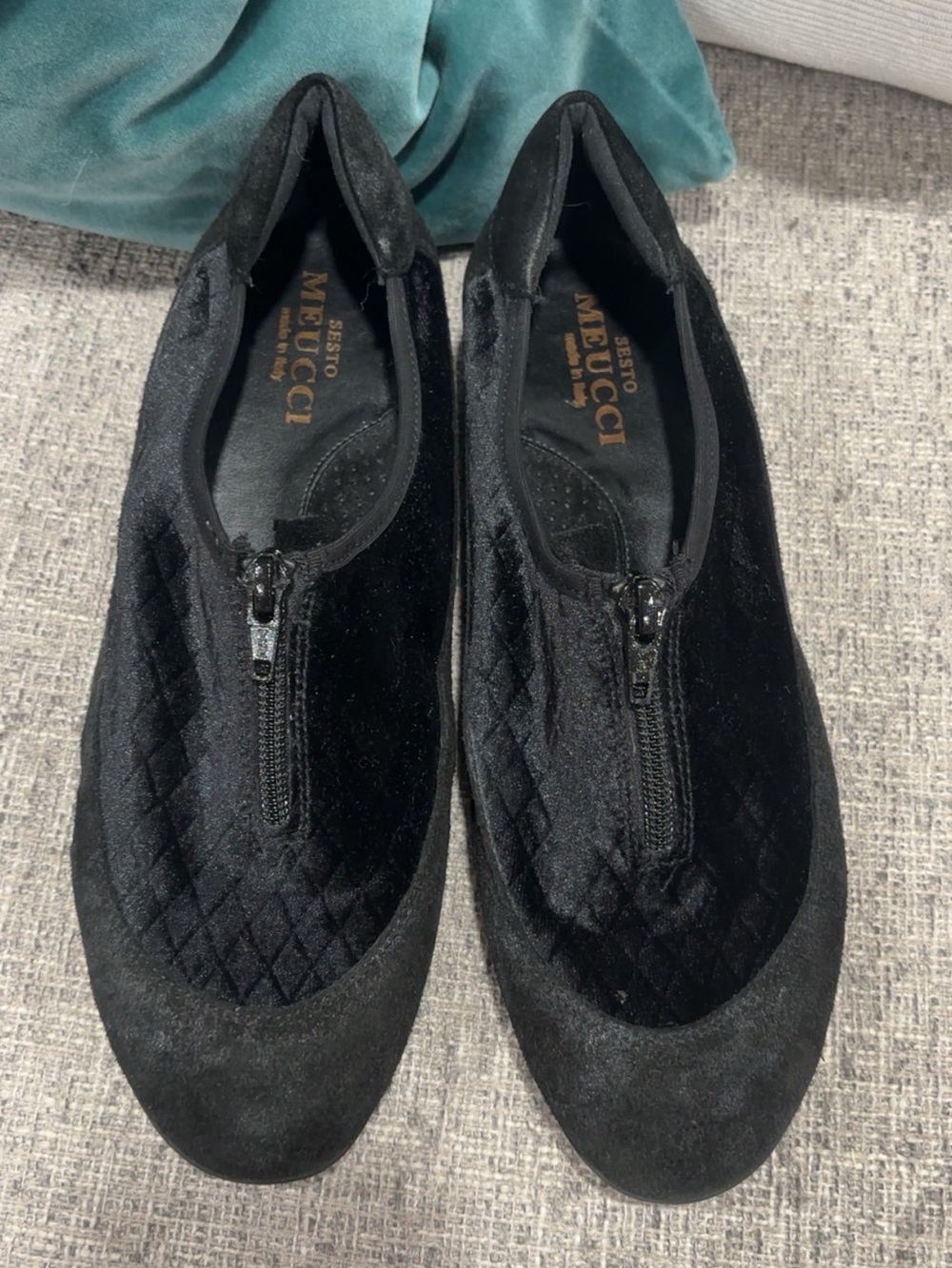Sesto Meucci Black Quilted Front-Zip Comfort Flats